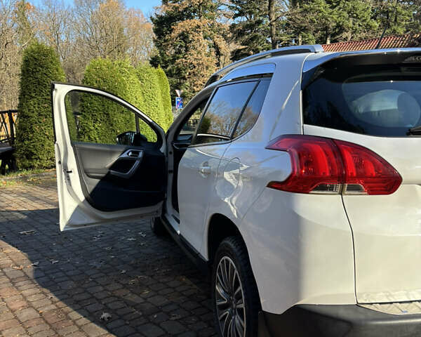 Белый Пежо 2008, объемом двигателя 1.2 л и пробегом 121 тыс. км за 9900 $, фото 26 на Automoto.ua