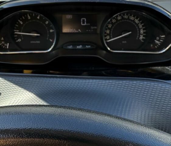 Белый Пежо 2008, объемом двигателя 1.2 л и пробегом 103 тыс. км за 8000 $, фото 4 на Automoto.ua