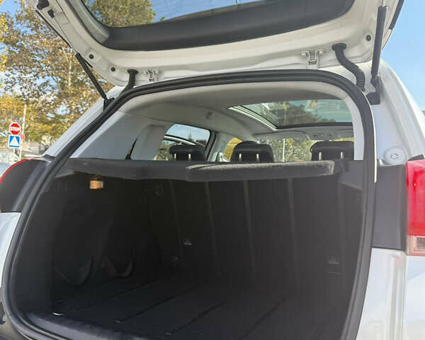 Белый Пежо 2008, объемом двигателя 1.2 л и пробегом 174 тыс. км за 6900 $, фото 13 на Automoto.ua