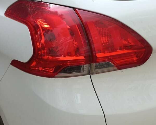 Білий Пежо 2008, об'ємом двигуна 1.56 л та пробігом 271 тис. км за 10240 $, фото 54 на Automoto.ua