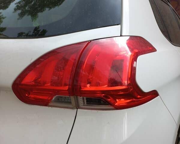 Білий Пежо 2008, об'ємом двигуна 1.56 л та пробігом 271 тис. км за 10240 $, фото 55 на Automoto.ua