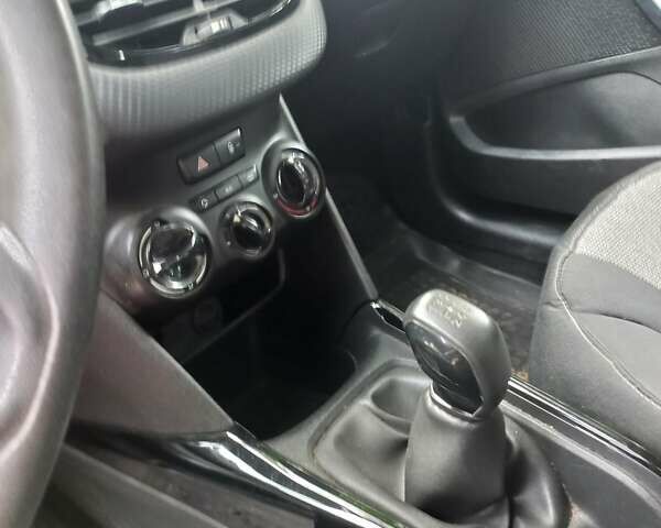 Білий Пежо 2008, об'ємом двигуна 1.56 л та пробігом 271 тис. км за 10240 $, фото 51 на Automoto.ua