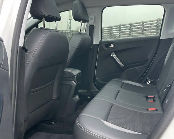 Белый Пежо 2008, объемом двигателя 1.6 л и пробегом 173 тыс. км за 11900 $, фото 29 на Automoto.ua