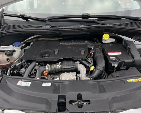 Белый Пежо 2008, объемом двигателя 1.6 л и пробегом 139 тыс. км за 9777 $, фото 20 на Automoto.ua