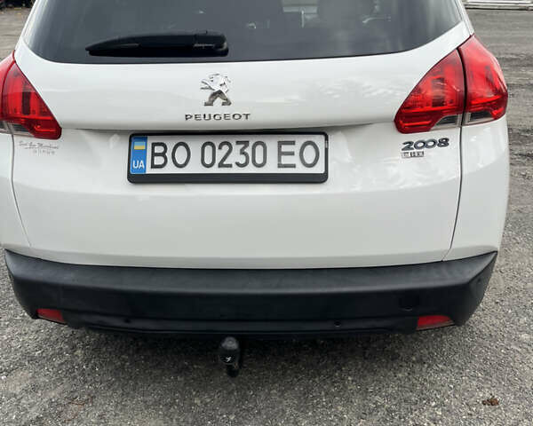 Белый Пежо 2008, объемом двигателя 1.6 л и пробегом 139 тыс. км за 9777 $, фото 5 на Automoto.ua