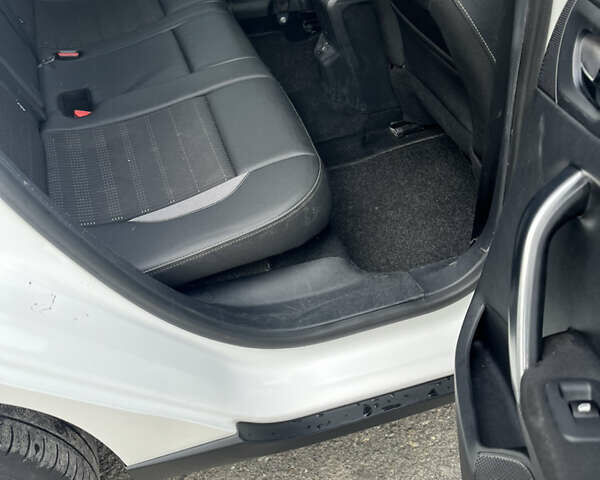 Белый Пежо 2008, объемом двигателя 1.6 л и пробегом 139 тыс. км за 9777 $, фото 8 на Automoto.ua