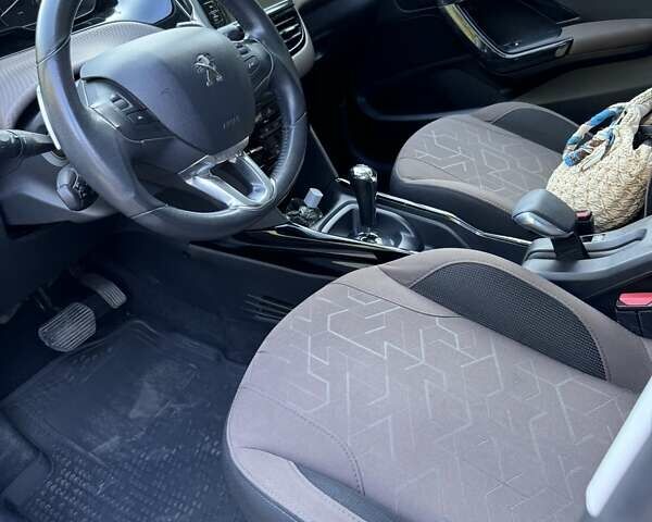 Белый Пежо 2008, объемом двигателя 1.2 л и пробегом 89 тыс. км за 10300 $, фото 12 на Automoto.ua