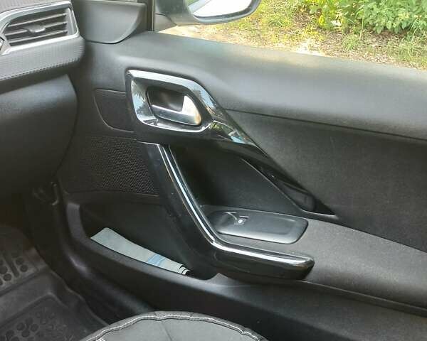 Білий Пежо 2008, об'ємом двигуна 1.56 л та пробігом 271 тис. км за 10240 $, фото 41 на Automoto.ua