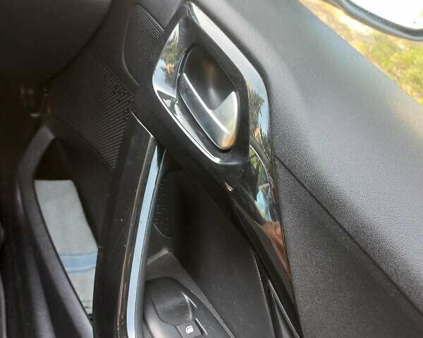 Білий Пежо 2008, об'ємом двигуна 1.56 л та пробігом 271 тис. км за 10240 $, фото 40 на Automoto.ua