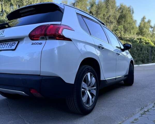 Белый Пежо 2008, объемом двигателя 1.2 л и пробегом 89 тыс. км за 10300 $, фото 1 на Automoto.ua