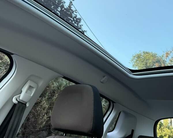 Белый Пежо 2008, объемом двигателя 1.2 л и пробегом 89 тыс. км за 10300 $, фото 20 на Automoto.ua