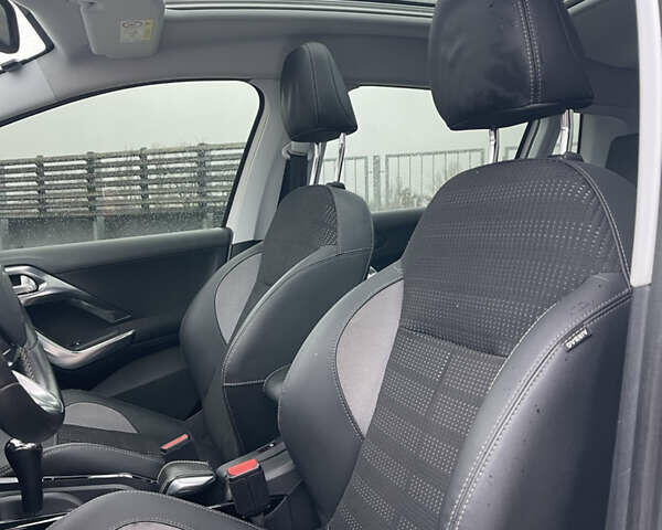 Белый Пежо 2008, объемом двигателя 1.6 л и пробегом 173 тыс. км за 11900 $, фото 3 на Automoto.ua