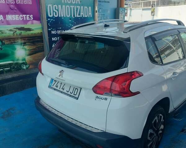 Белый Пежо 2008, объемом двигателя 1.2 л и пробегом 130 тыс. км за 6975 $, фото 7 на Automoto.ua