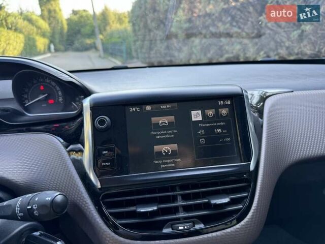 Белый Пежо 2008, объемом двигателя 1.2 л и пробегом 89 тыс. км за 10300 $, фото 18 на Automoto.ua