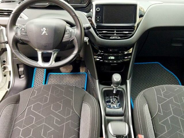 Пежо 2008 2016 у Житомирі на Automoto.ua Білий Пежо 2008, об'ємом двигуна 1.2 л та пробігом 96 тис. км за 11200 $, фото 12 на Automoto.ua