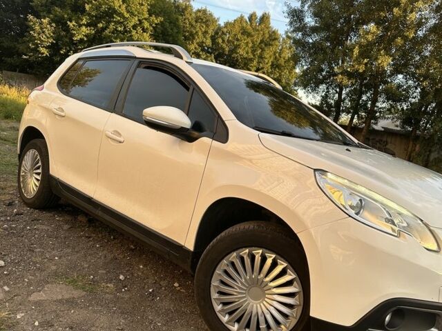 Пежо 2008 2016 у Києві на Automoto.ua Білий Пежо 2008, об'ємом двигуна 1.2 л та пробігом 180 тис. км за 6500 $, фото 3 на Automoto.ua