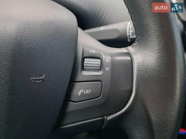 Белый Пежо 2008, объемом двигателя 1.2 л и пробегом 79 тыс. км за 11990 $, фото 25 на Automoto.ua