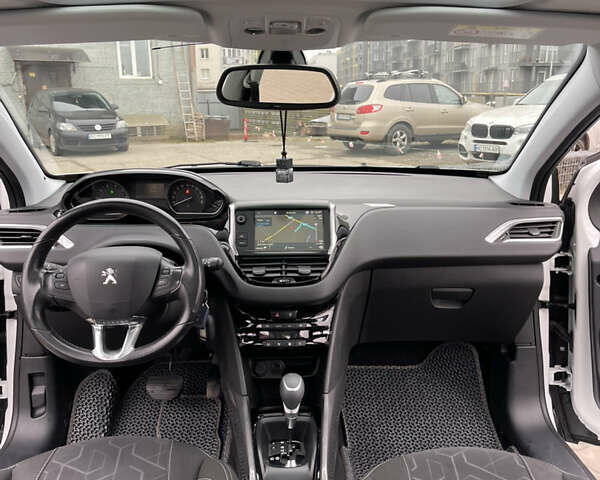 Білий Пежо 2008, об'ємом двигуна 1.2 л та пробігом 90 тис. км за 11299 $, фото 17 на Automoto.ua