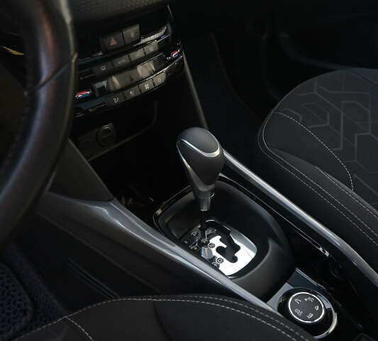 Пежо 2008 2017 у Львові на Automoto.ua Білий Пежо 2008, об'ємом двигуна 1.2 л та пробігом 89 тис. км за 11300 $, фото 20 на Automoto.ua