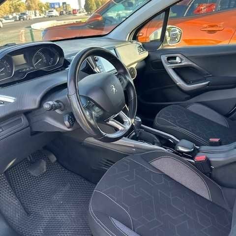 Белый Пежо 2008, объемом двигателя 1.2 л и пробегом 75 тыс. км за 10953 $, фото 3 на Automoto.ua