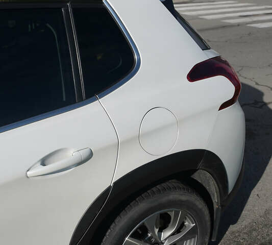 Пежо 2008 2017 у Львові на Automoto.ua Білий Пежо 2008, об'ємом двигуна 1.2 л та пробігом 89 тис. км за 11300 $, фото 12 на Automoto.ua