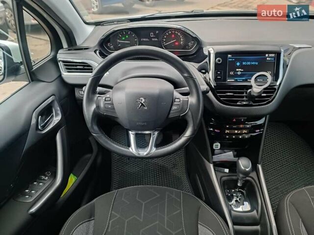Белый Пежо 2008, объемом двигателя 1.2 л и пробегом 79 тыс. км за 11990 $, фото 14 на Automoto.ua
