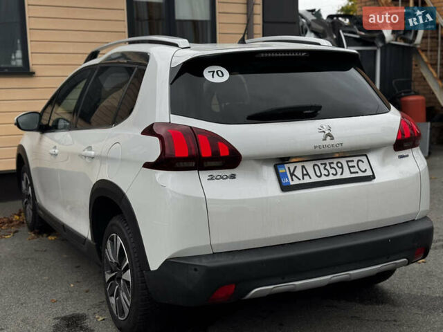 Пежо 2008 2017 в Киеве на Automoto.ua Белый Пежо 2008, объемом двигателя 1.2 л и пробегом 83 тыс. км за 11600 $, фото 13 на Automoto.ua