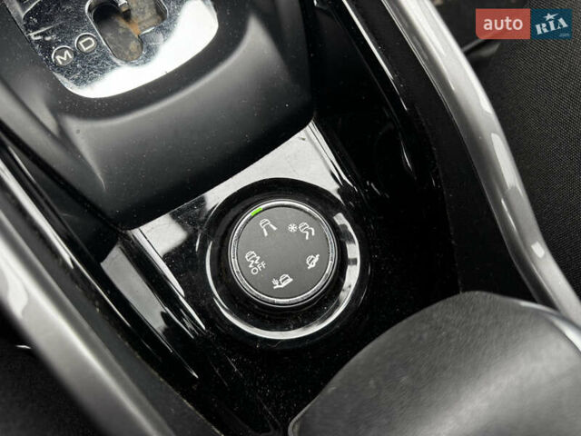 Пежо 2008 2017 в Киеве на Automoto.ua Белый Пежо 2008, объемом двигателя 1.2 л и пробегом 83 тыс. км за 11600 $, фото 27 на Automoto.ua