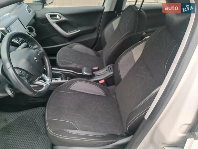 Белый Пежо 2008, объемом двигателя 1.2 л и пробегом 79 тыс. км за 11990 $, фото 18 на Automoto.ua