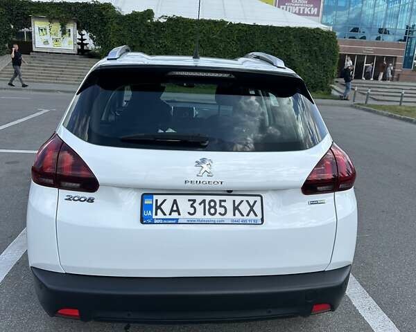Белый Пежо 2008, объемом двигателя 1.2 л и пробегом 78 тыс. км за 11500 $, фото 4 на Automoto.ua