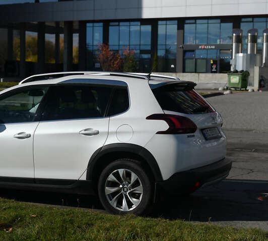 Пежо 2008 2017 у Львові на Automoto.ua Білий Пежо 2008, об'ємом двигуна 1.2 л та пробігом 89 тис. км за 11300 $, фото 7 на Automoto.ua