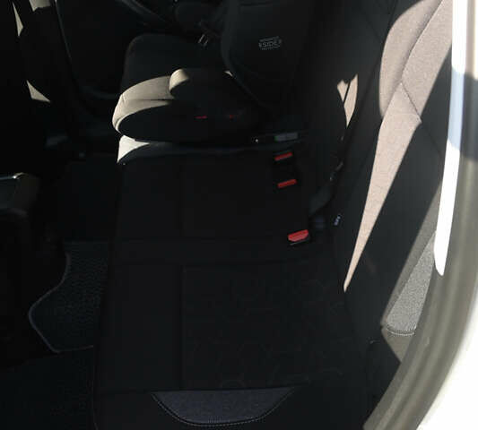 Пежо 2008 2017 у Львові на Automoto.ua Білий Пежо 2008, об'ємом двигуна 1.2 л та пробігом 89 тис. км за 11300 $, фото 23 на Automoto.ua