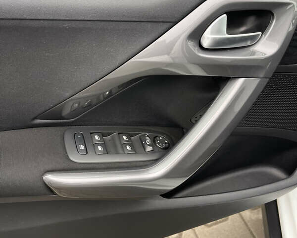 Білий Пежо 2008, об'ємом двигуна 1.2 л та пробігом 90 тис. км за 11299 $, фото 23 на Automoto.ua