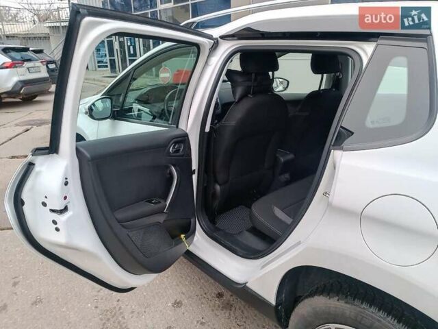 Белый Пежо 2008, объемом двигателя 1.2 л и пробегом 79 тыс. км за 11990 $, фото 11 на Automoto.ua