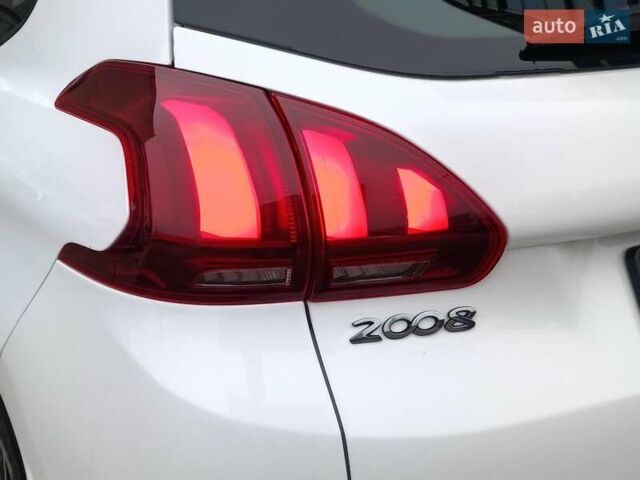Белый Пежо 2008, объемом двигателя 1.2 л и пробегом 79 тыс. км за 11990 $, фото 9 на Automoto.ua