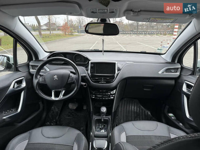 Белый Пежо 2008, объемом двигателя 1.2 л и пробегом 67 тыс. км за 14300 $, фото 5 на Automoto.ua