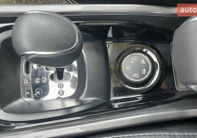 Білий Пежо 2008, об'ємом двигуна 1.2 л та пробігом 98 тис. км за 13000 $, фото 5 на Automoto.ua