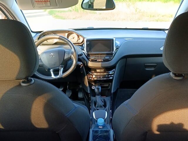 Білий Пежо 2008, об'ємом двигуна 1.2 л та пробігом 0 тис. км за 11500 $, фото 5 на Automoto.ua