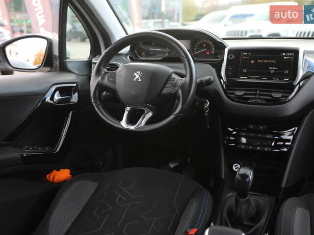 Белый Пежо 2008, объемом двигателя 1.2 л и пробегом 69 тыс. км за 11500 $, фото 10 на Automoto.ua