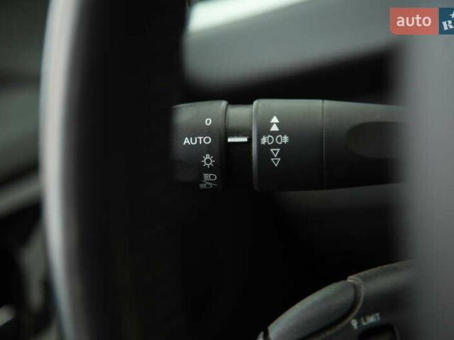 Белый Пежо 2008, объемом двигателя 1.2 л и пробегом 69 тыс. км за 11500 $, фото 19 на Automoto.ua