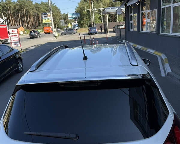 Белый Пежо 2008, объемом двигателя 1.2 л и пробегом 128 тыс. км за 13500 $, фото 4 на Automoto.ua