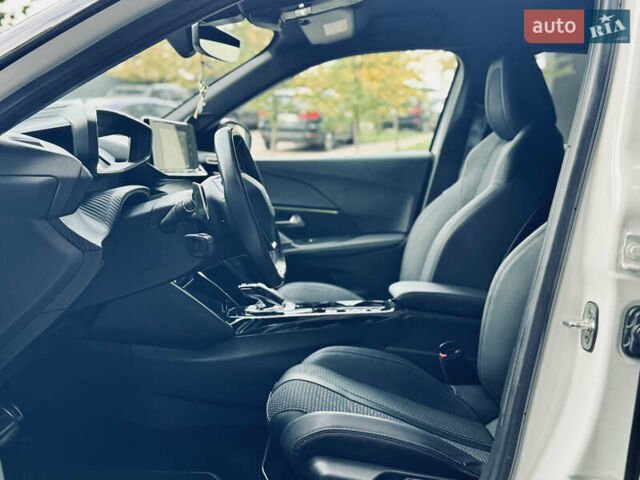 Пежо 2008 2020 в Львове на Automoto.ua Белый Пежо 2008, объемом двигателя 1.2 л и пробегом 38 тыс. км за 20500 $, фото 7 на Automoto.ua