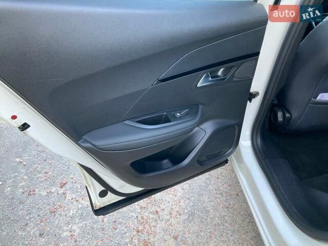 Белый Пежо 2008, объемом двигателя 1.5 л и пробегом 91 тыс. км за 21450 $, фото 10 на Automoto.ua