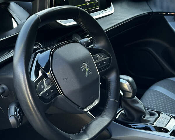 Белый Пежо 2008, объемом двигателя 1.2 л и пробегом 100 тыс. км за 17100 $, фото 7 на Automoto.ua