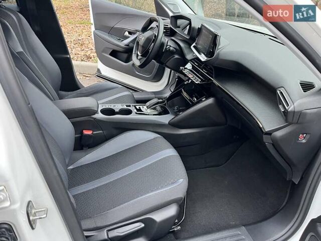 Белый Пежо 2008, объемом двигателя 1.5 л и пробегом 91 тыс. км за 20700 $, фото 13 на Automoto.ua