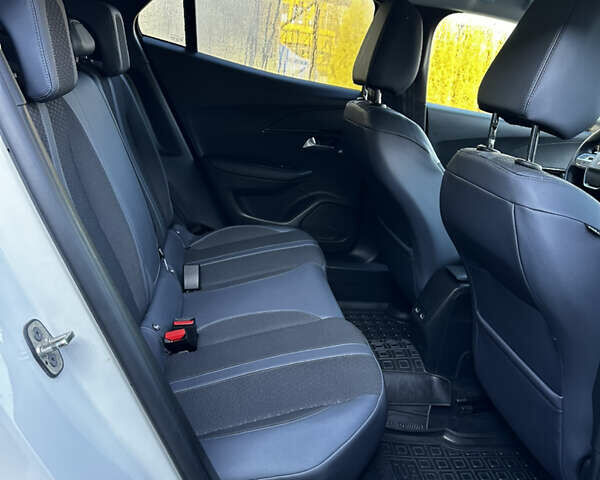 Белый Пежо 2008, объемом двигателя 1.2 л и пробегом 100 тыс. км за 17100 $, фото 15 на Automoto.ua