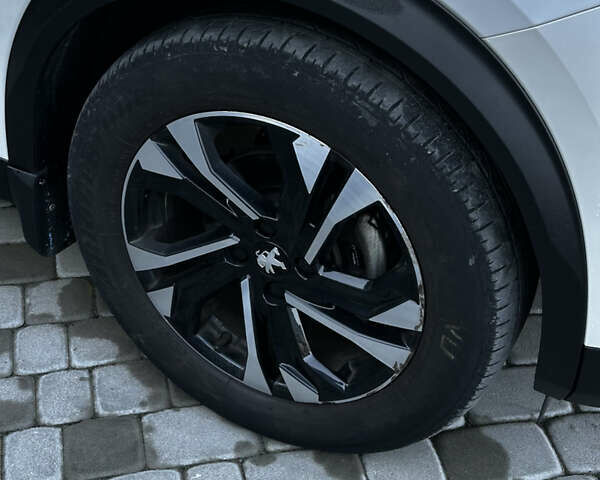 Белый Пежо 2008, объемом двигателя 1.2 л и пробегом 100 тыс. км за 17100 $, фото 4 на Automoto.ua