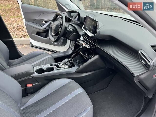 Белый Пежо 2008, объемом двигателя 1.5 л и пробегом 91 тыс. км за 20700 $, фото 15 на Automoto.ua