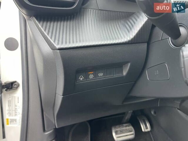 Белый Пежо 2008, объемом двигателя 1.5 л и пробегом 91 тыс. км за 22500 $, фото 32 на Automoto.ua