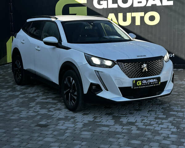 Белый Пежо 2008, объемом двигателя 1.2 л и пробегом 100 тыс. км за 17100 $, фото 1 на Automoto.ua